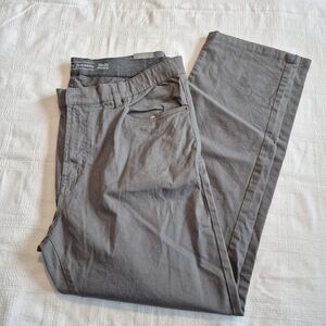 Berkley Jensen pants men's size 38 x 30 reg fit gray stretch 5 pocket pants, NWT
